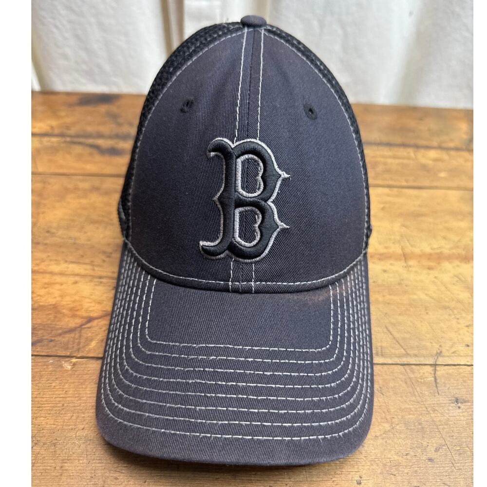 New Era Black MLB Boston Red Sox 39Thirty Fitted Mesh Baseball Hat Small-Medium
